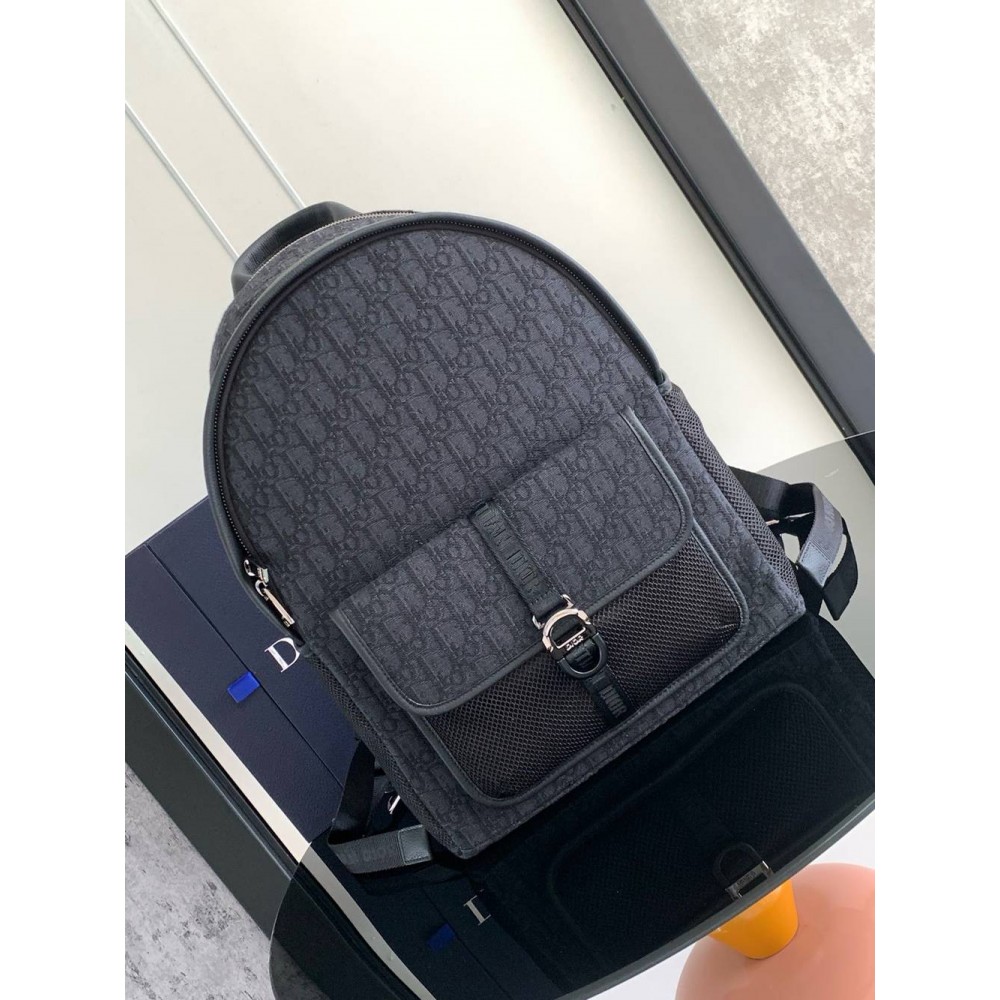 Dior 8 Backpack in Black Dior Oblique Jacquard